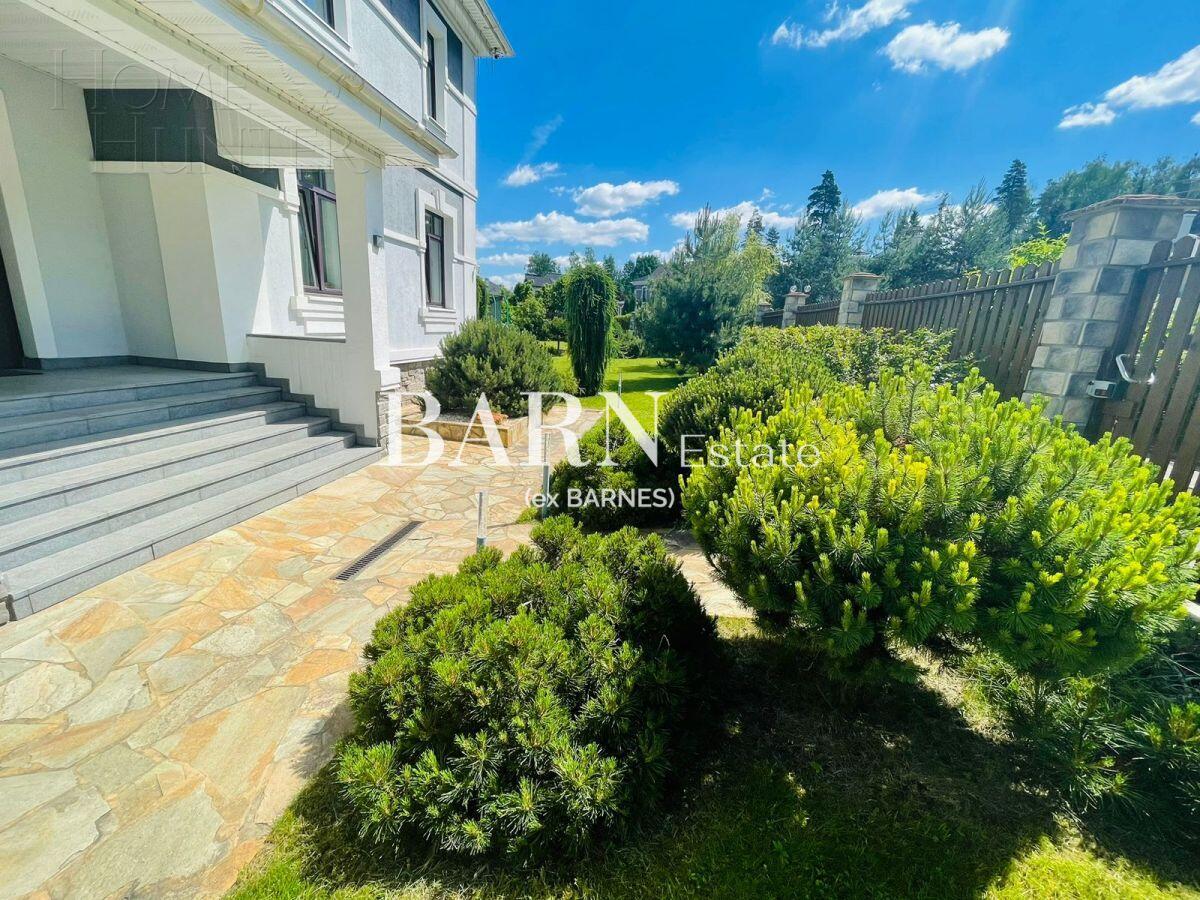 3-этажный коттедж 680 м² с отделкой