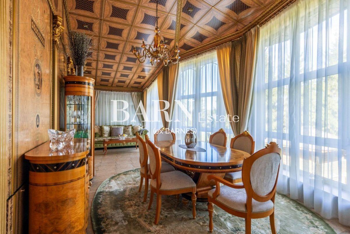 4-этажный коттедж 750 м² с отделкой