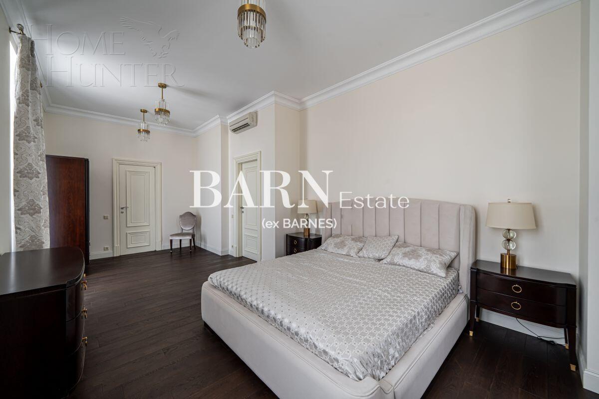 3-этажный коттедж 371 м² с отделкой