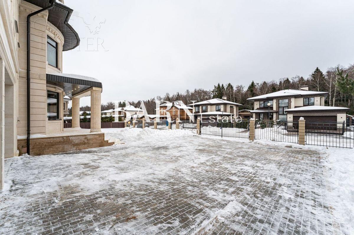 2-этажный коттедж 860 м² без отделки
