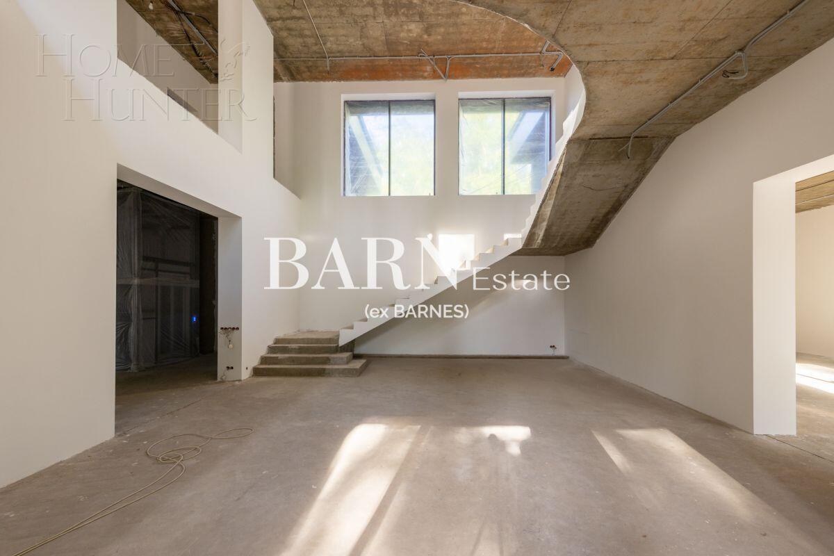 2-этажный коттедж 1 700 м² без отделки