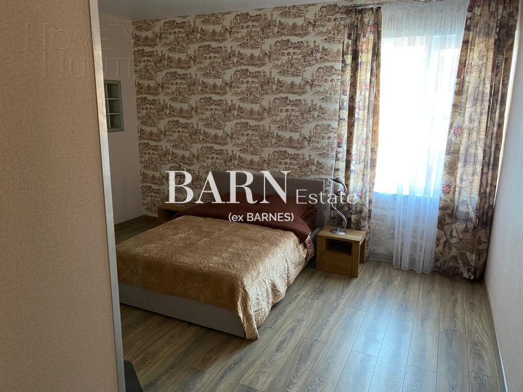 3-этажный коттедж 650 м² с отделкой