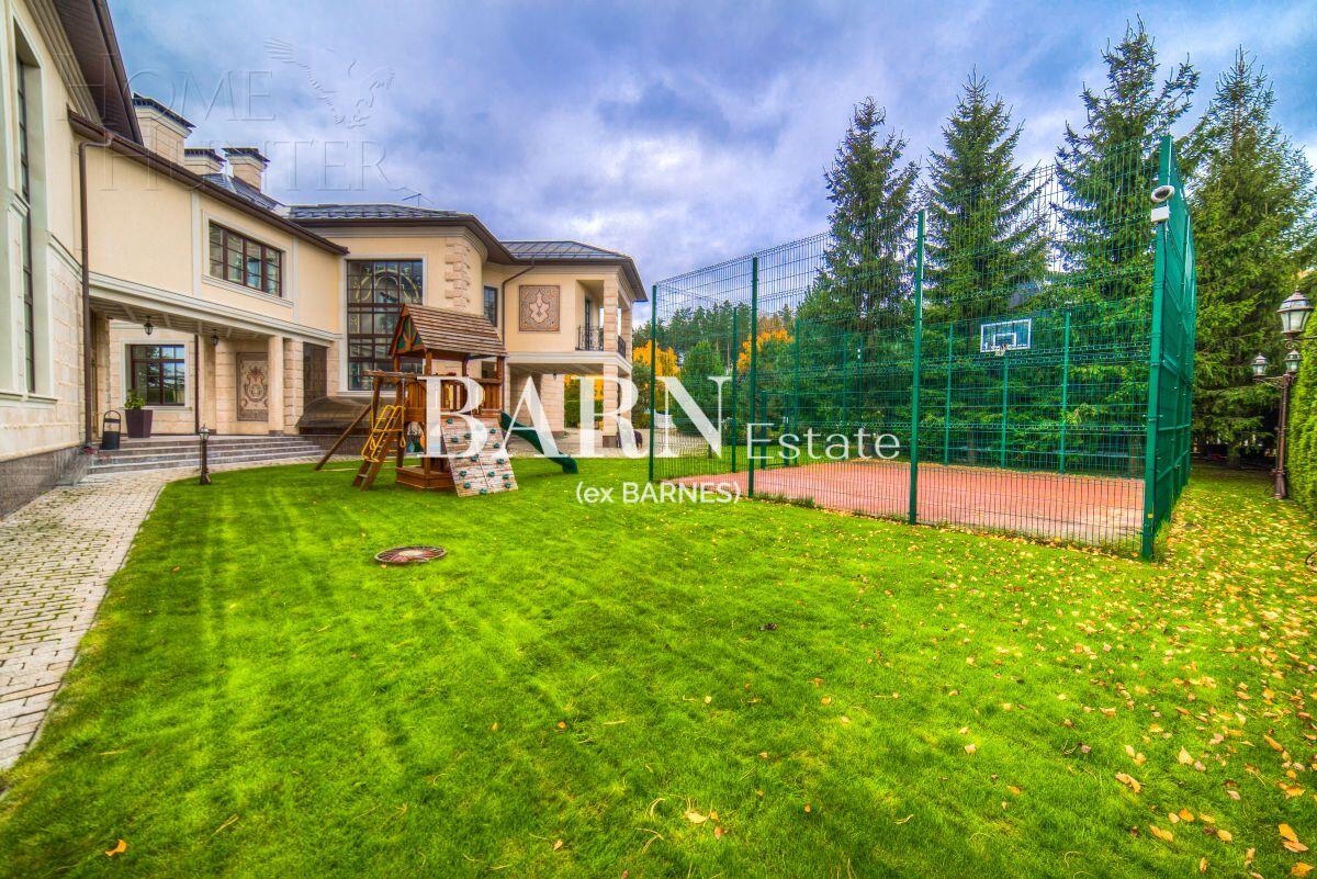 2-этажный коттедж 1 400 м² с отделкой
