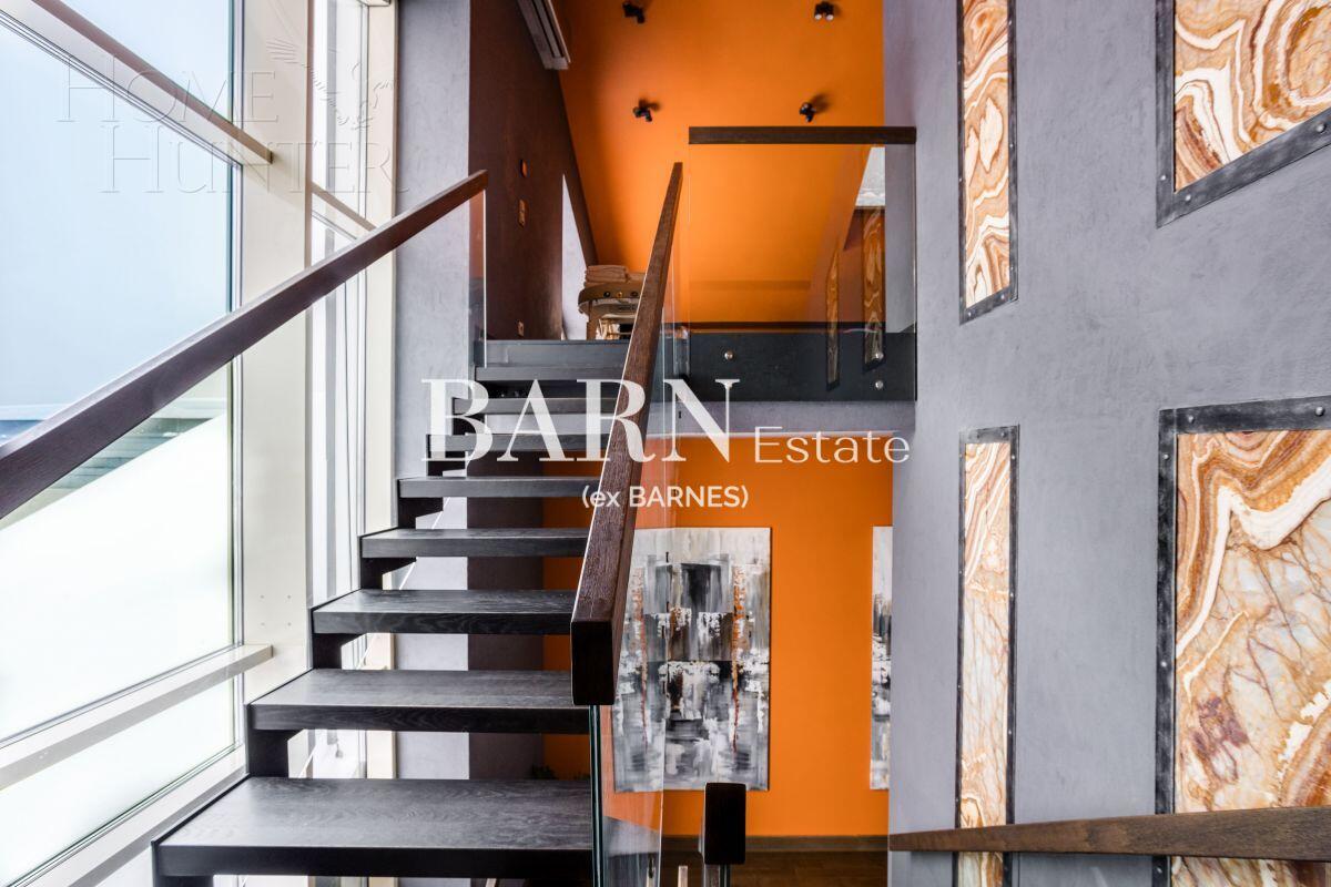 3-этажный коттедж 700 м² с отделкой