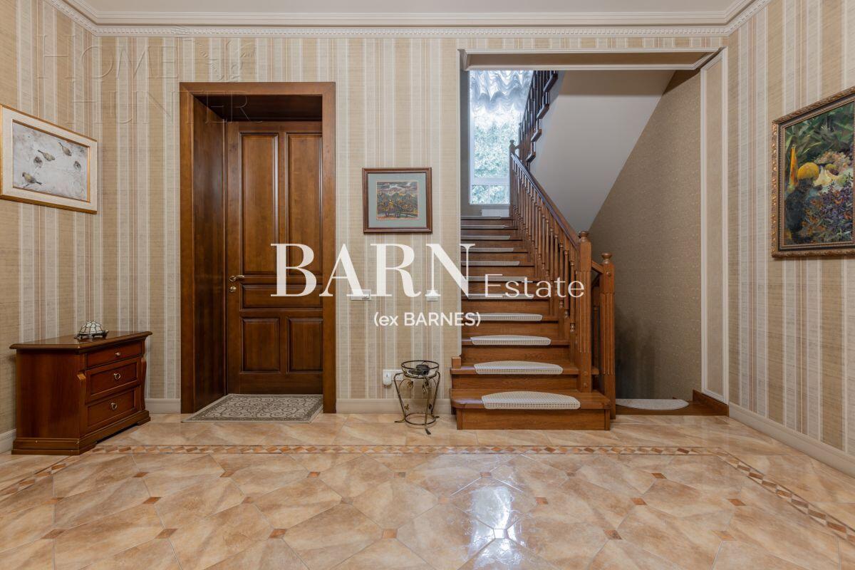 3-этажный коттедж 471 м² с отделкой