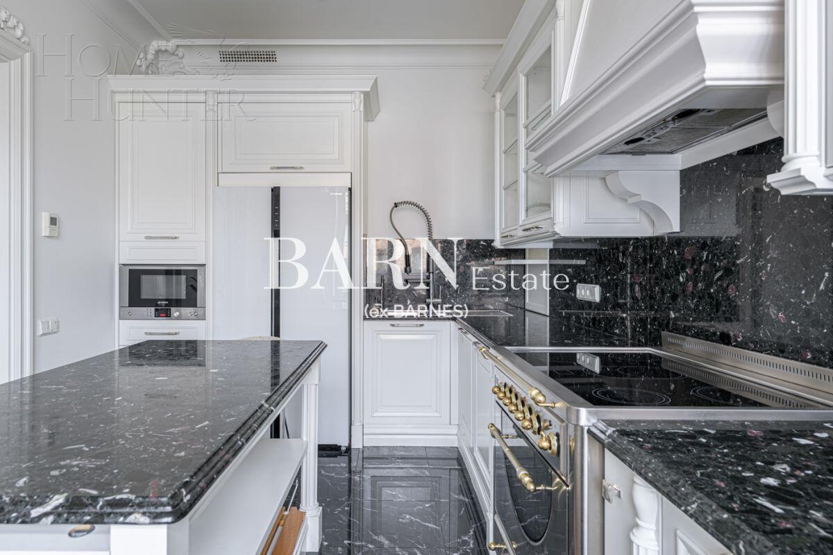 4-КОМН. КВАРТИРА С ОТДЕЛКОЙ 320 М² НА 2 ЭТАЖЕ