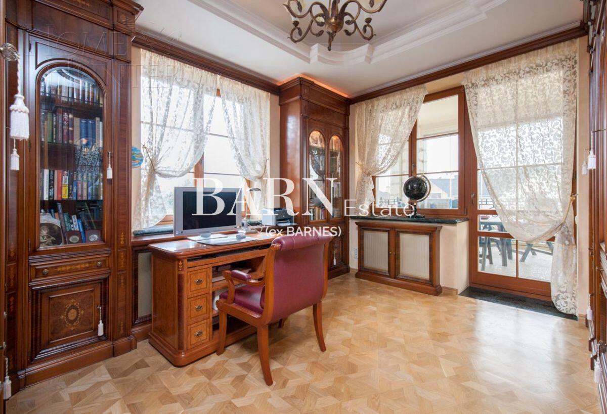 2-этажный коттедж 1 400 м² с отделкой