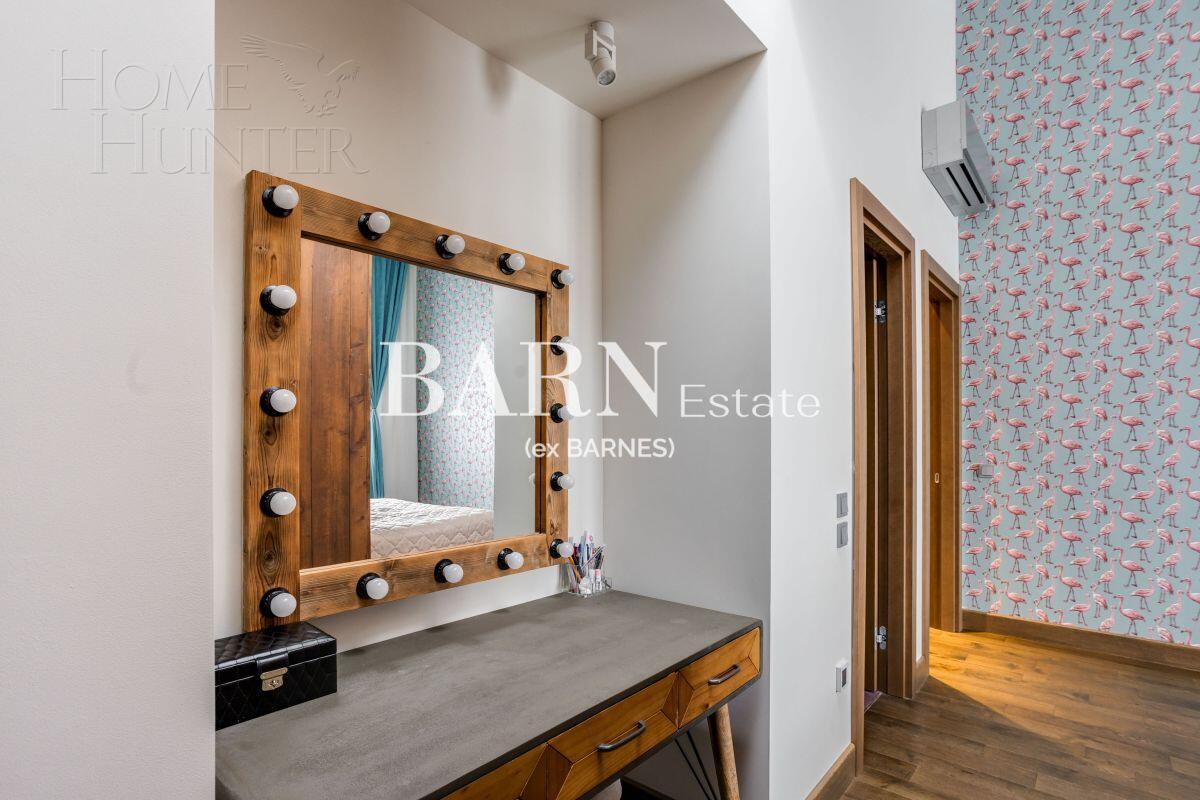 3-этажный коттедж 700 м² с отделкой