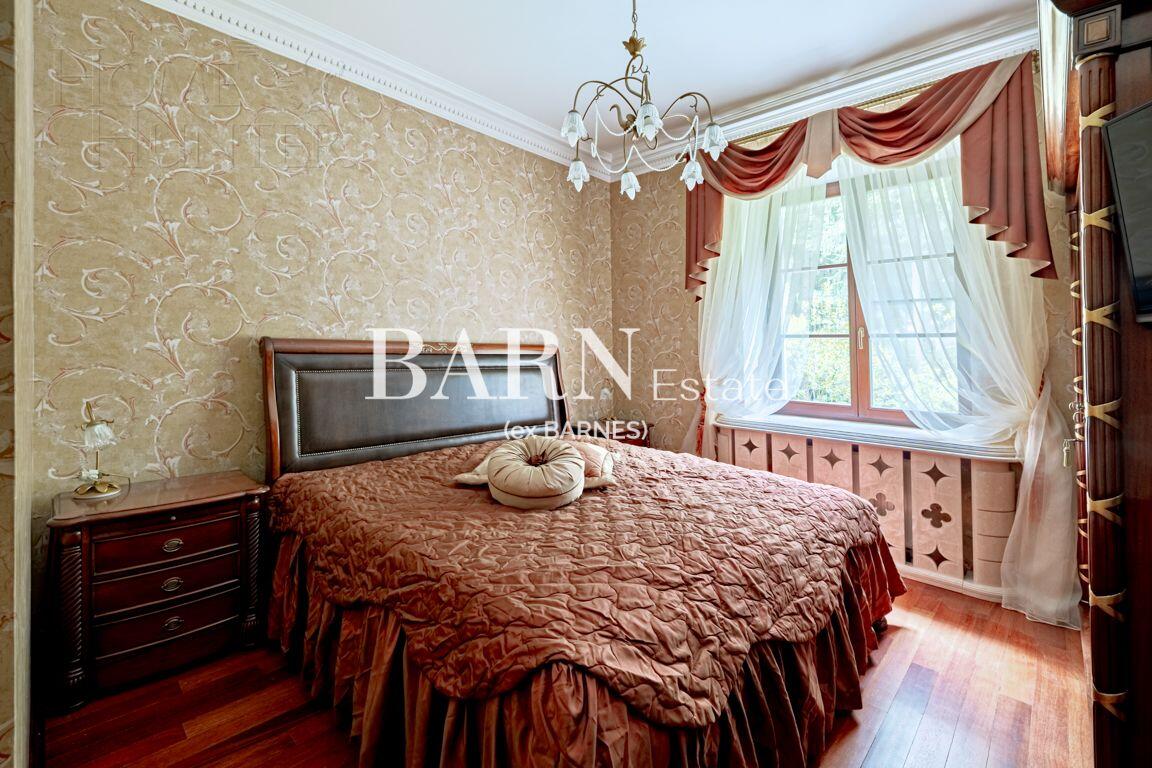 2-этажный коттедж 900 м² с отделкой