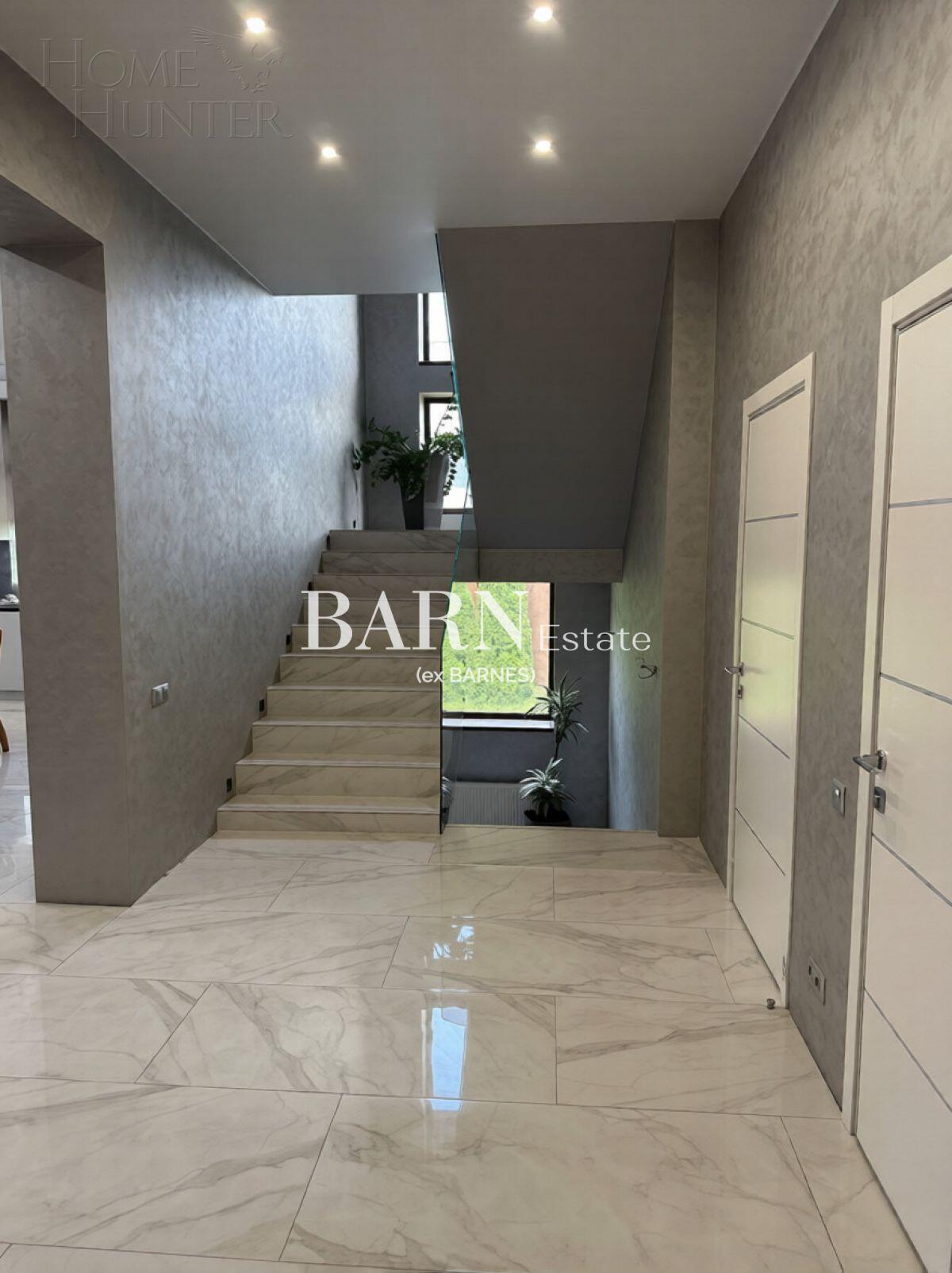 2-этажный коттедж 400 м² с отделкой
