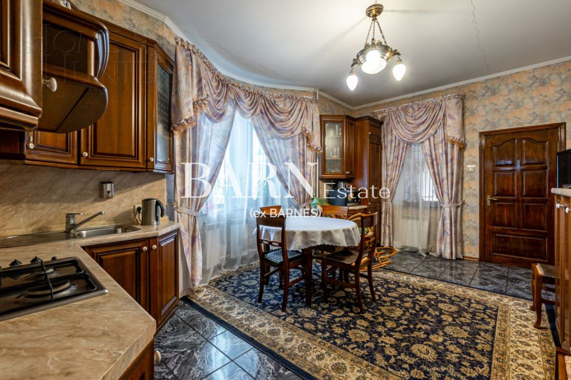 2-этажный коттедж 360 м² с отделкой
