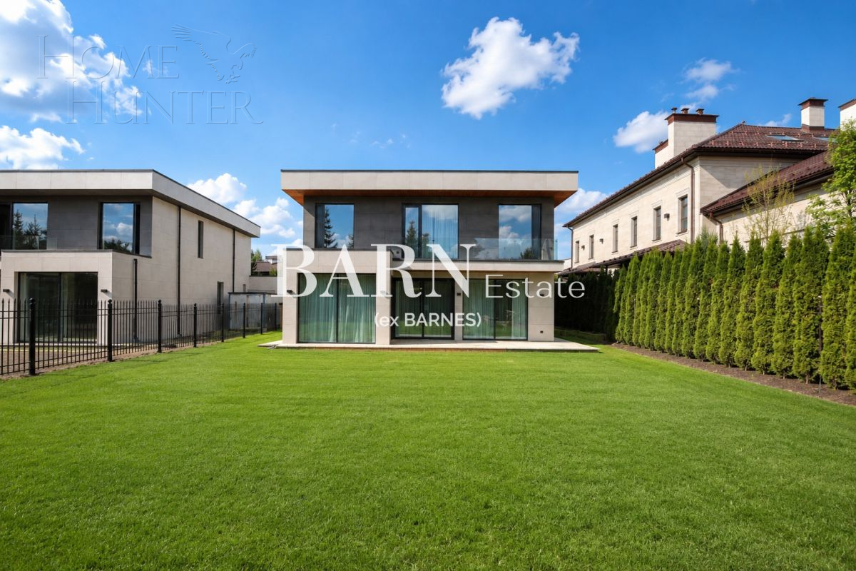 2-этажный коттедж 349.7 м² с отделкой