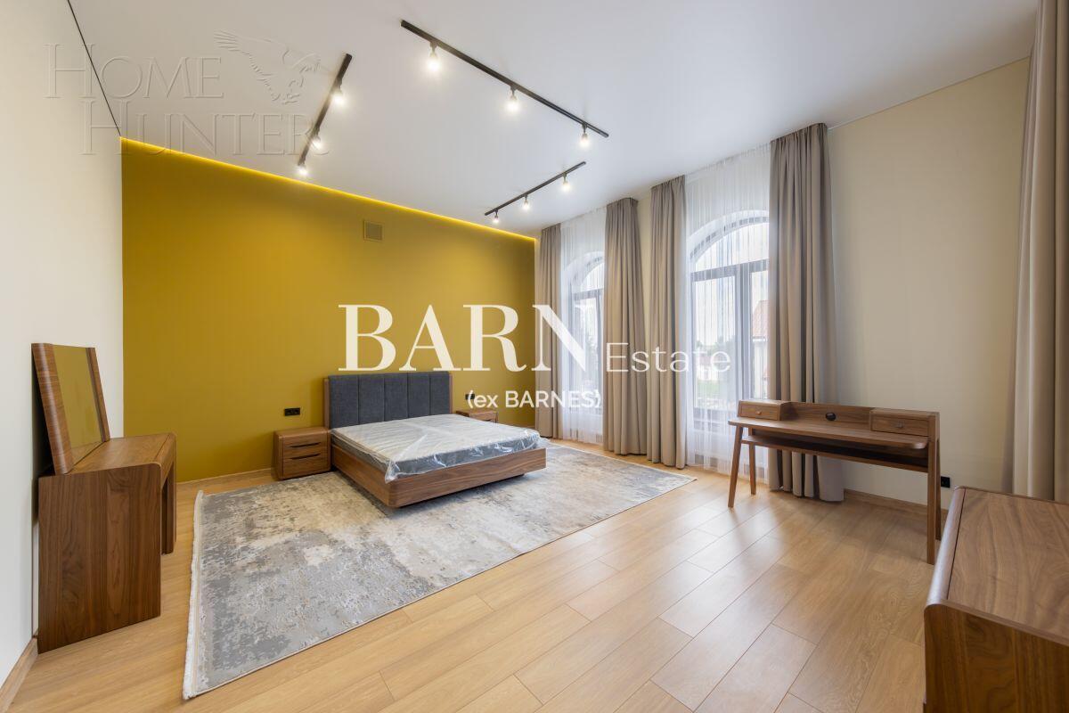 2-этажный коттедж 1 300 м² с отделкой