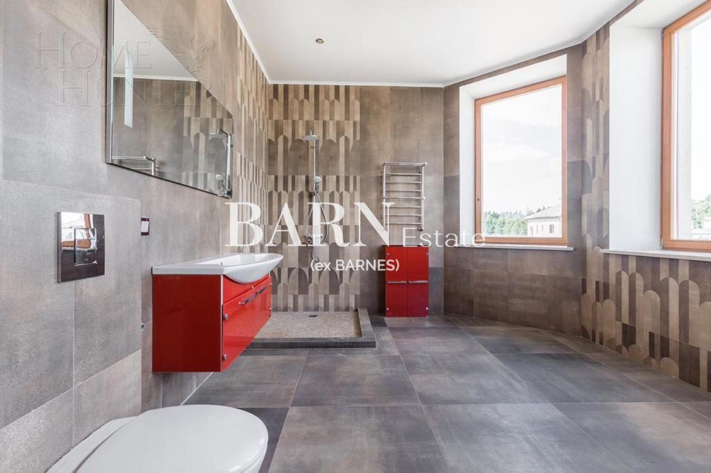 3-этажный коттедж 750 м² с отделкой