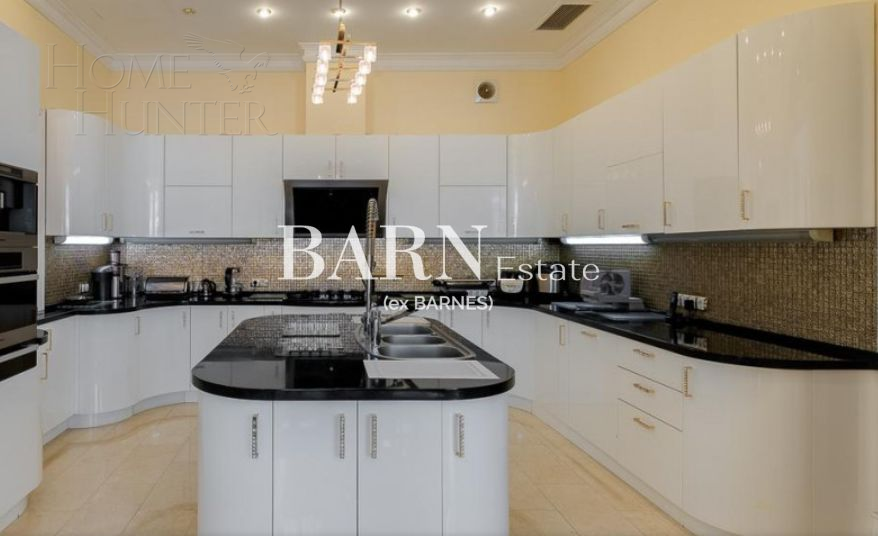 3-этажный коттедж 1 650 м² с отделкой