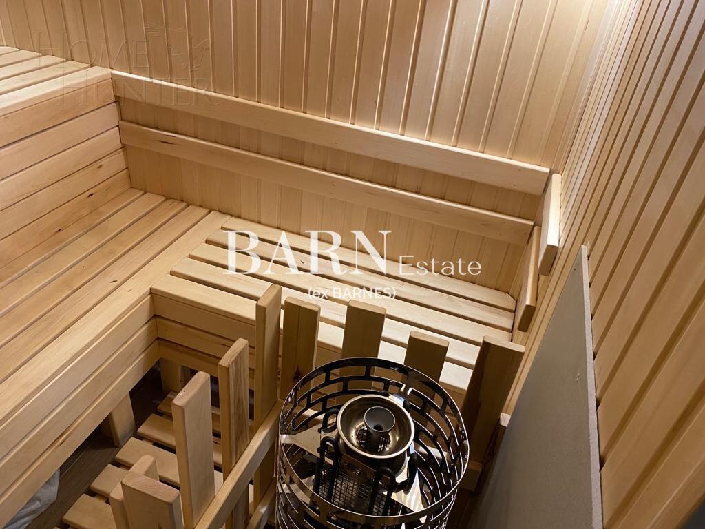 3-этажный коттедж 650 м² с отделкой