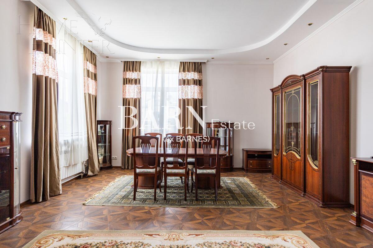 2-этажный коттедж 320 м² с отделкой