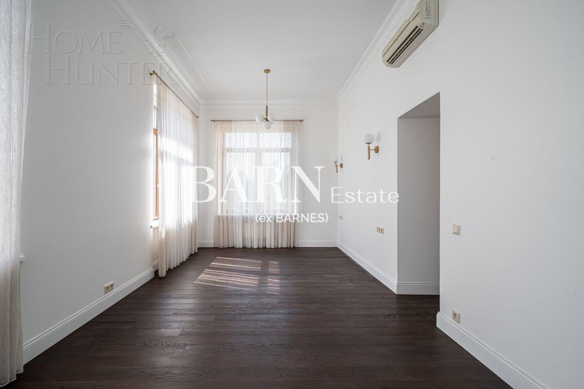 3-этажный коттедж 371 м² с отделкой