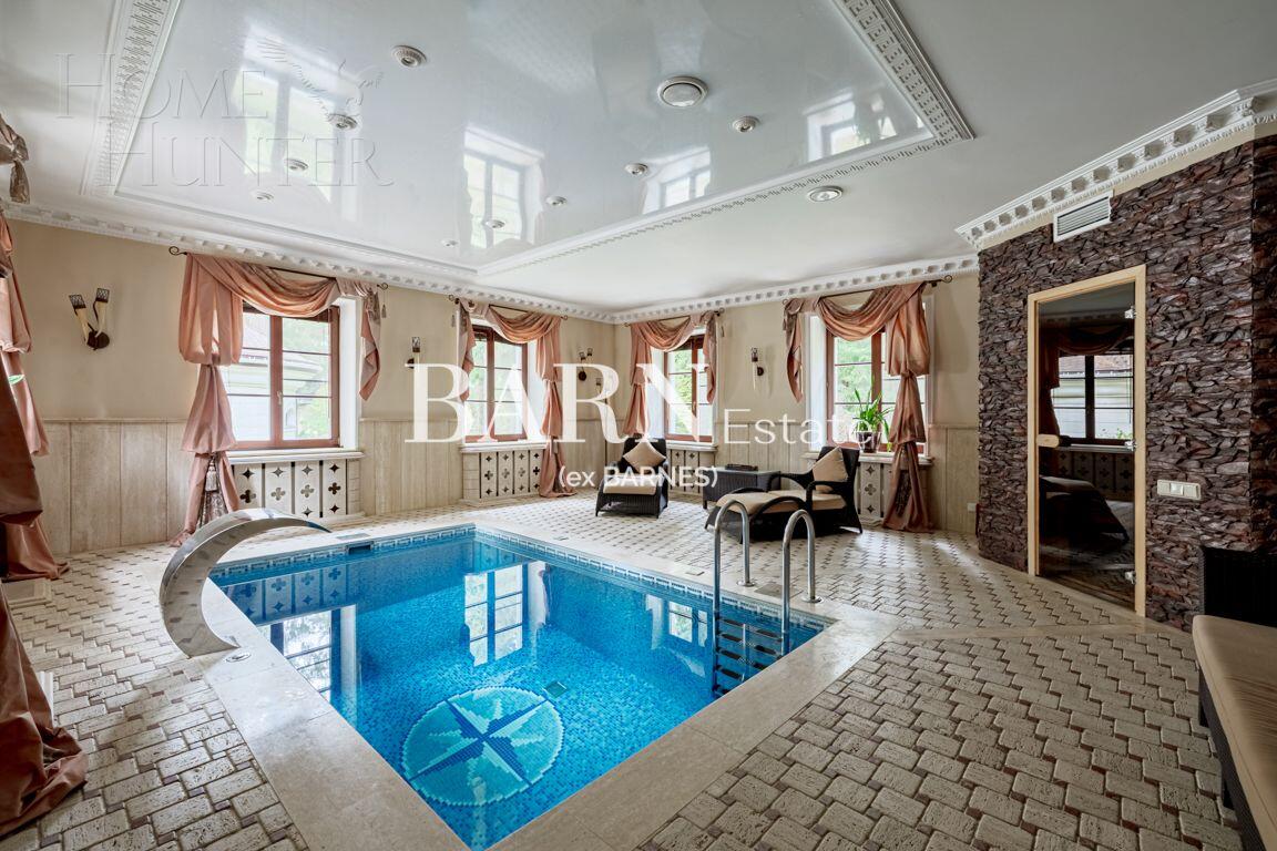 2-этажный коттедж 900 м² с отделкой