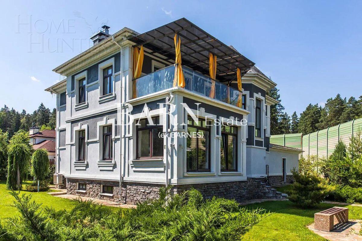 3-этажный коттедж 680 м² с отделкой