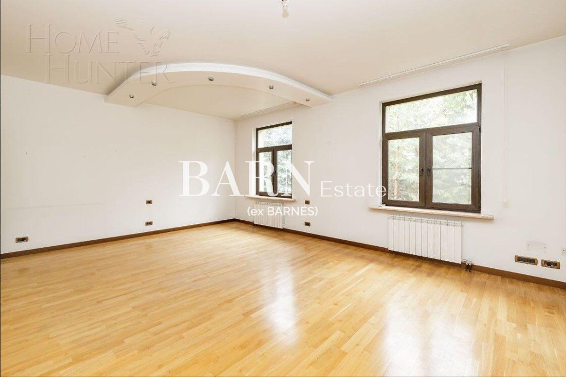 3-этажный таунхаус 350 м² с отделкой