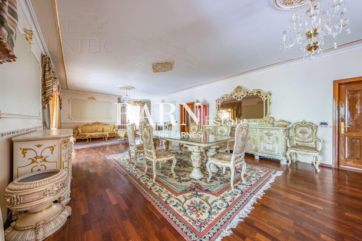 2-этажный коттедж 780 м² с отделкой