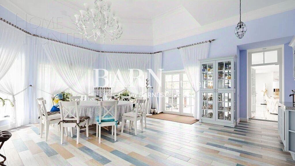 2-этажный коттедж 550 м² с отделкой
