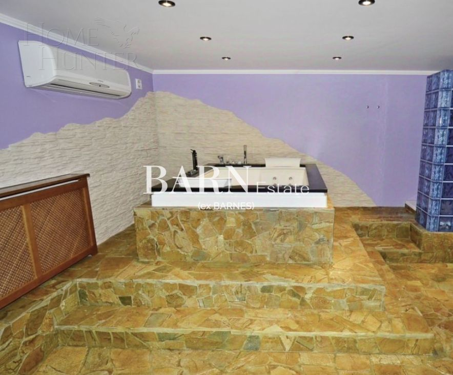 2-этажный таунхаус 460 м² с отделкой