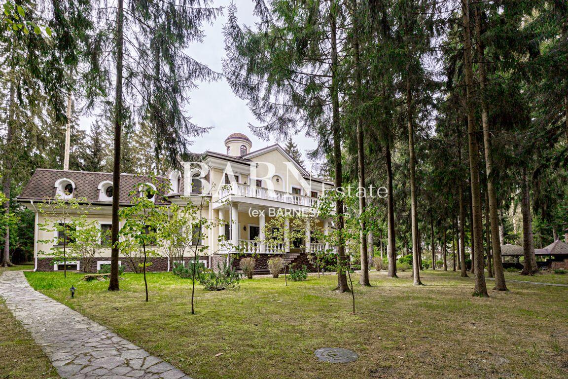 2-этажный коттедж 900 м² с отделкой