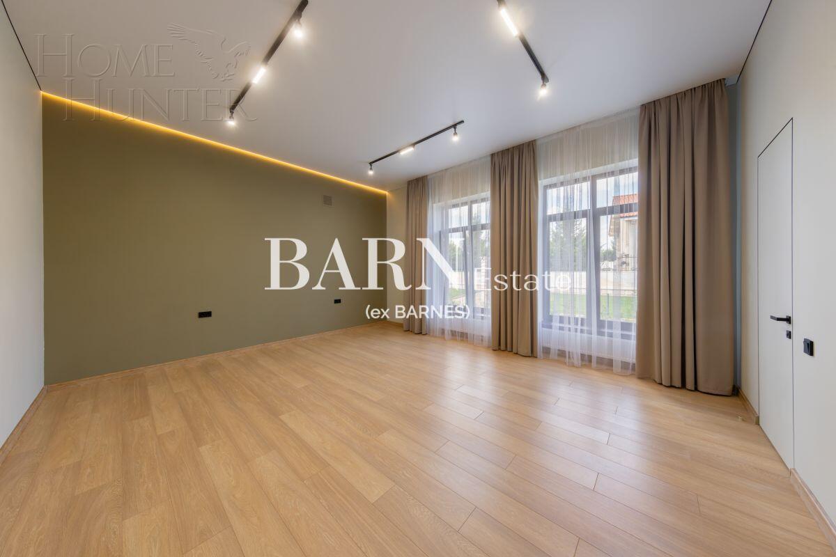 2-этажный коттедж 1 300 м² с отделкой