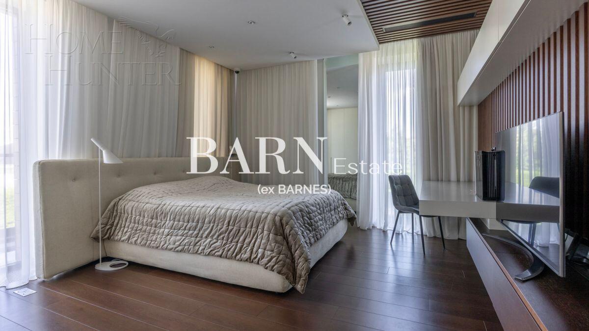 3-этажный коттедж 550 м² с отделкой