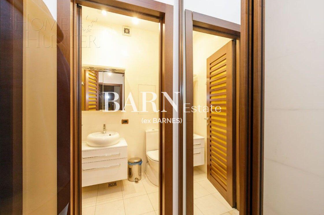 3-этажный таунхаус 350 м² с отделкой