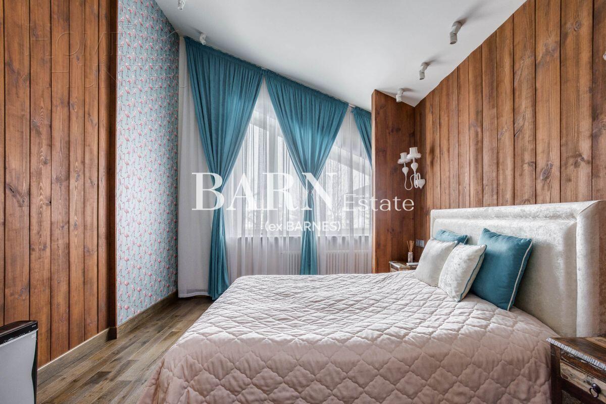 3-этажный коттедж 700 м² с отделкой