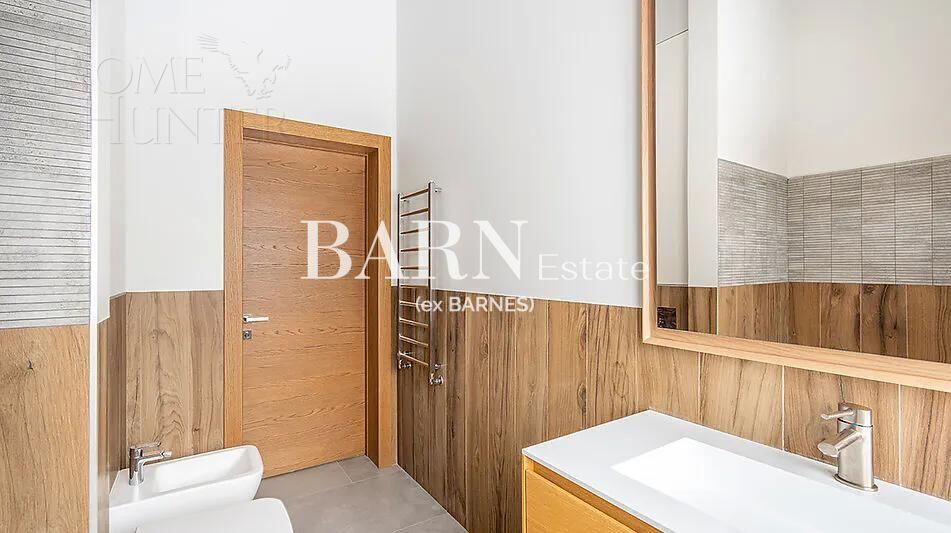 3-этажный коттедж 600 м² с отделкой