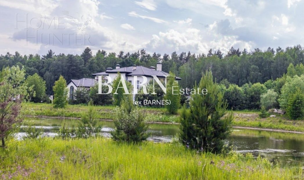 2-этажный коттедж 1 400 м² без отделки