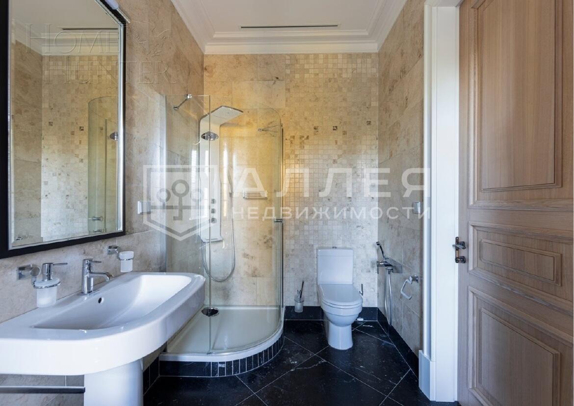 3-этажный коттедж 640 м² с отделкой