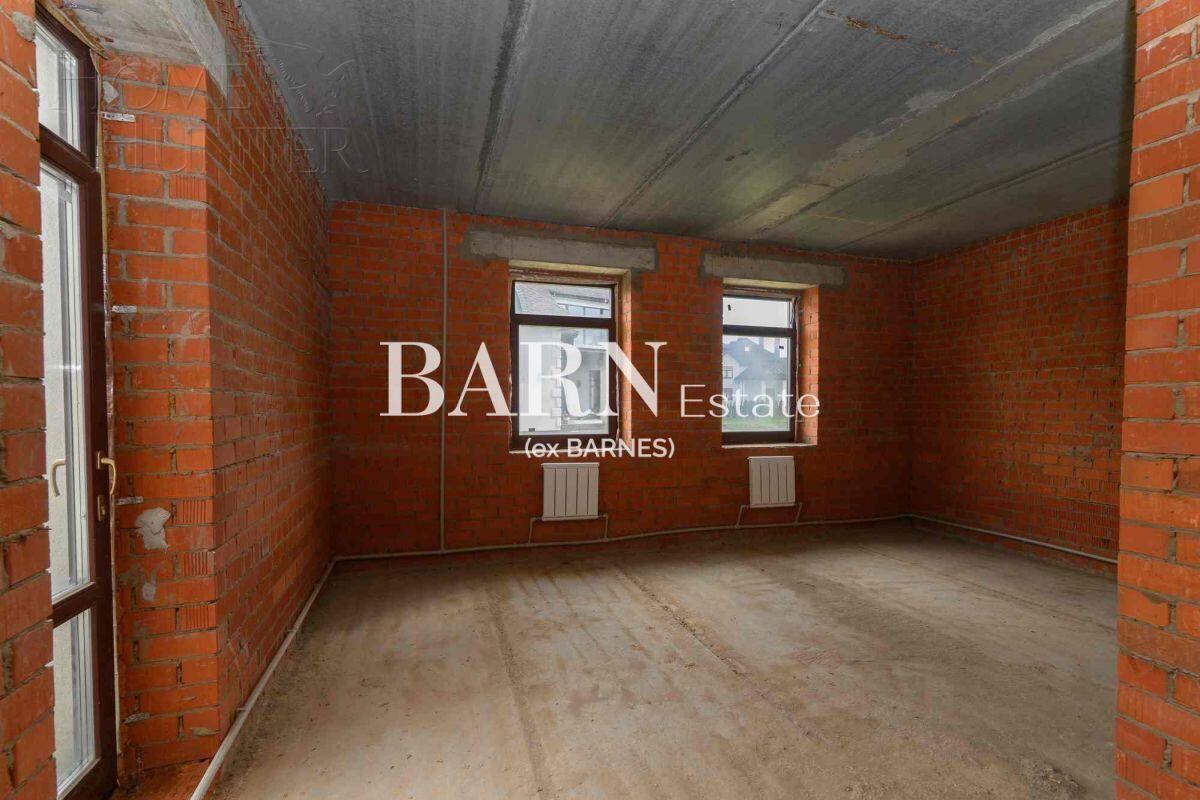 3-этажный коттедж 700 м² без отделки