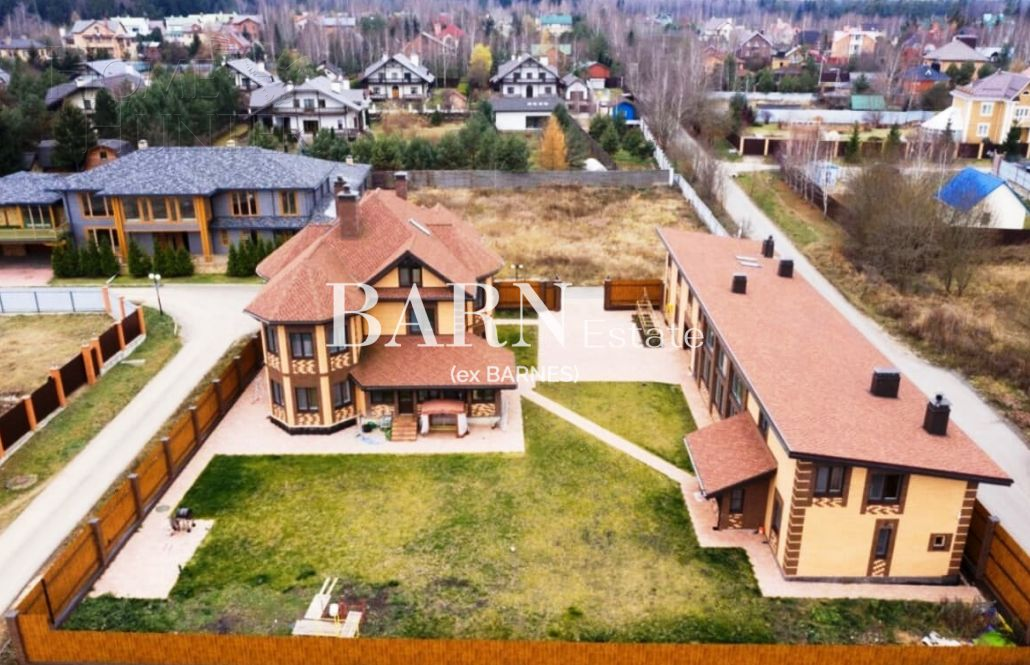 2-этажный коттедж 1 240 м² с отделкой