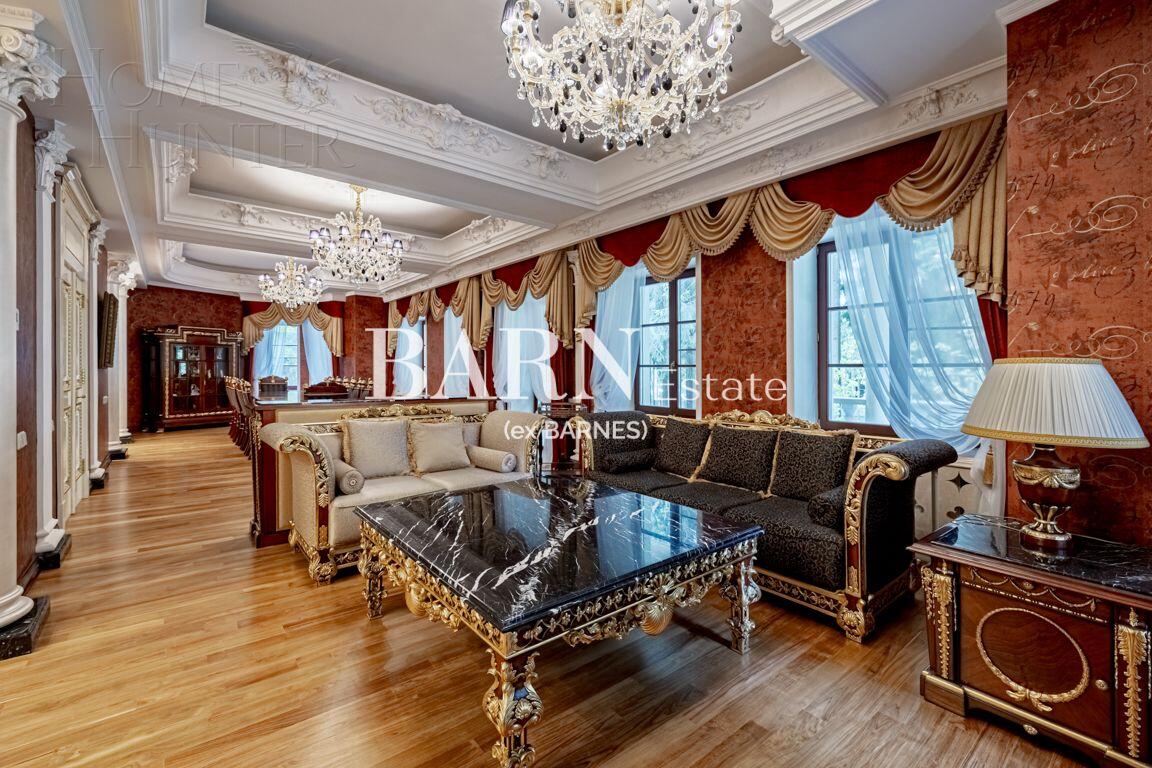 2-этажный коттедж 900 м² с отделкой