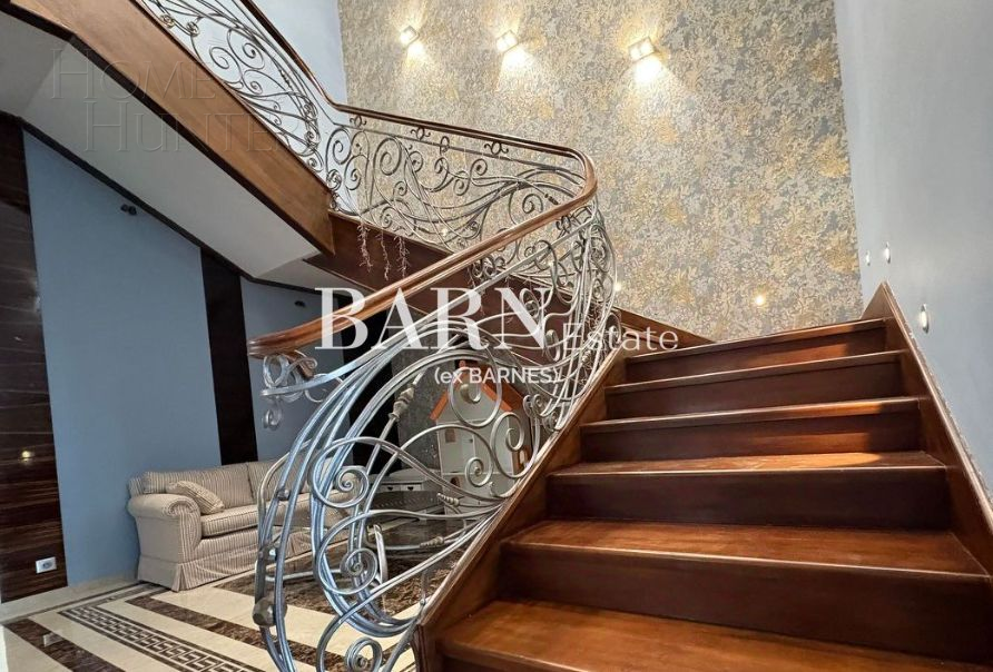 2-этажный коттедж 580 м² с отделкой