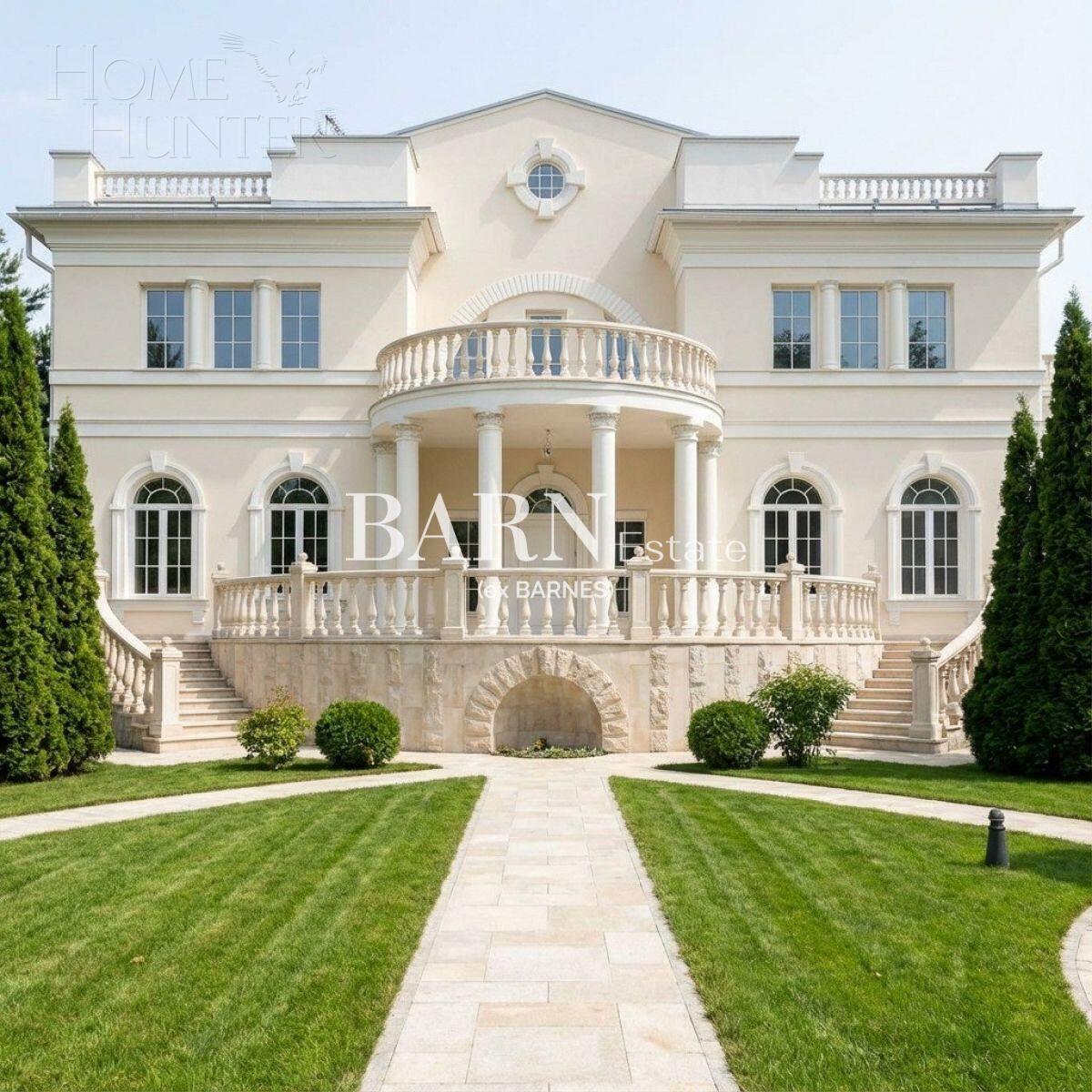 2-этажный коттедж 1 400 м² без отделки