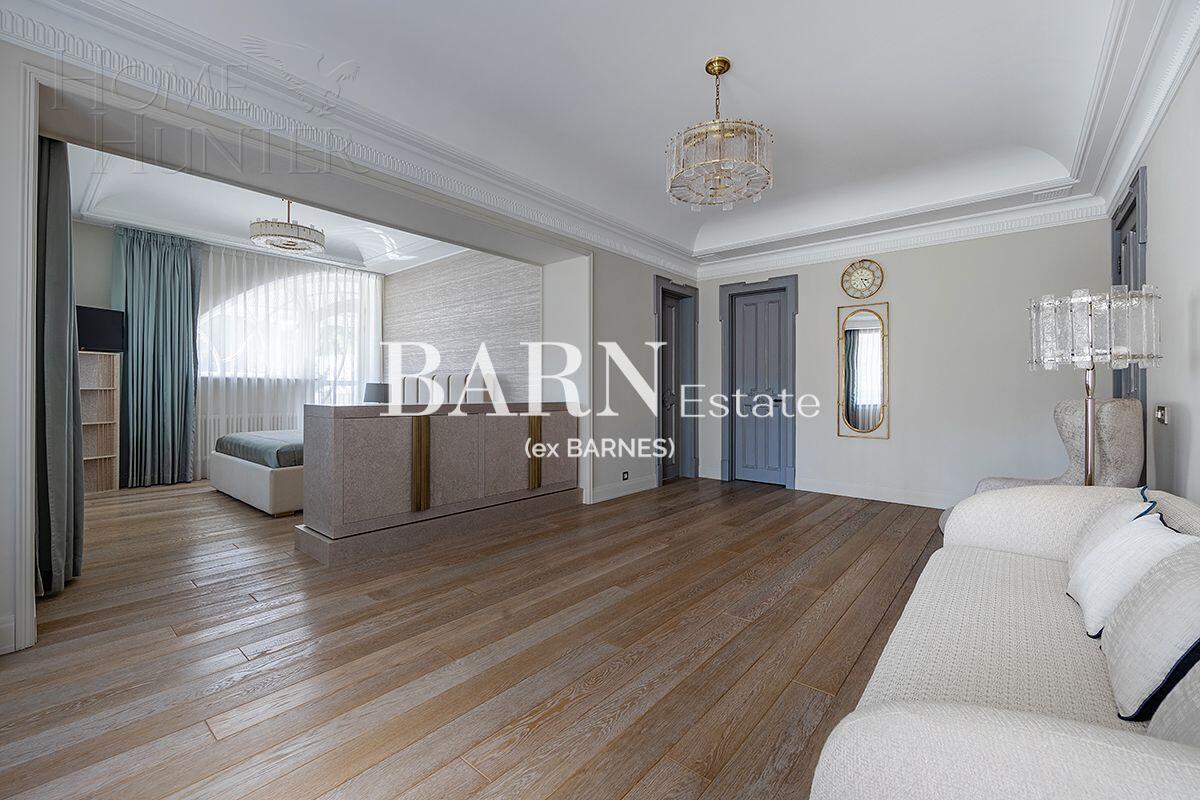 2-этажный коттедж 1 214 м² с отделкой