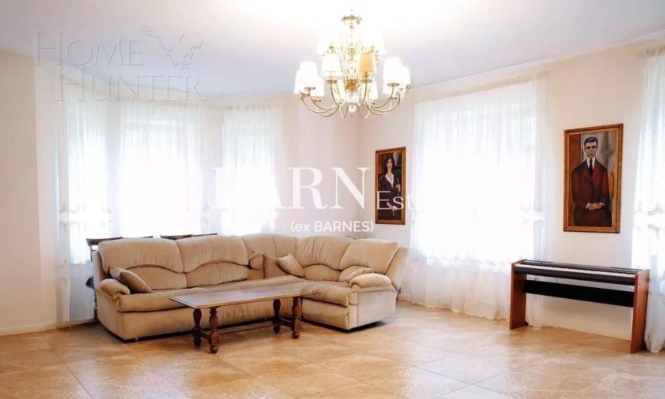 4-этажный коттедж 550 м² с отделкой