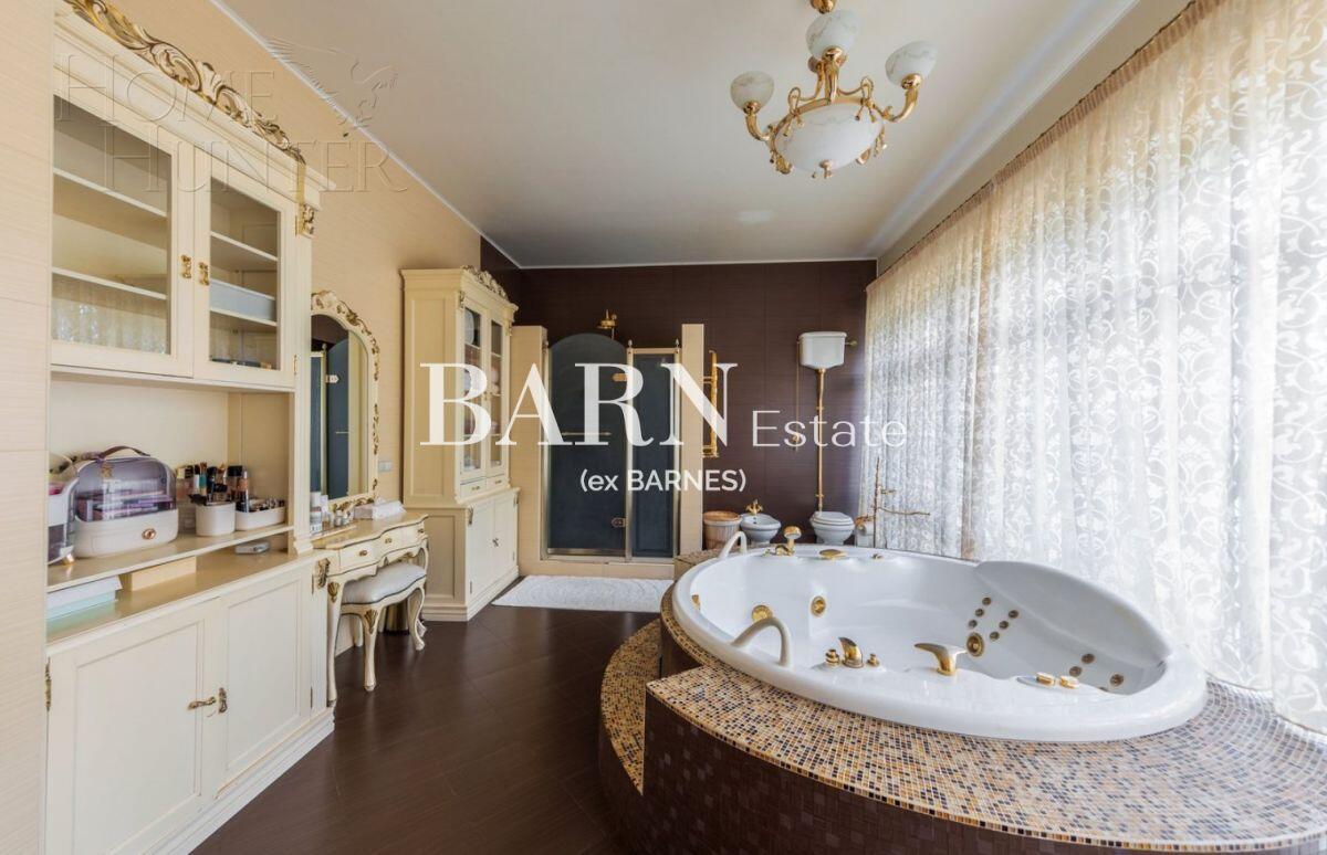 4-этажный коттедж 750 м² с отделкой