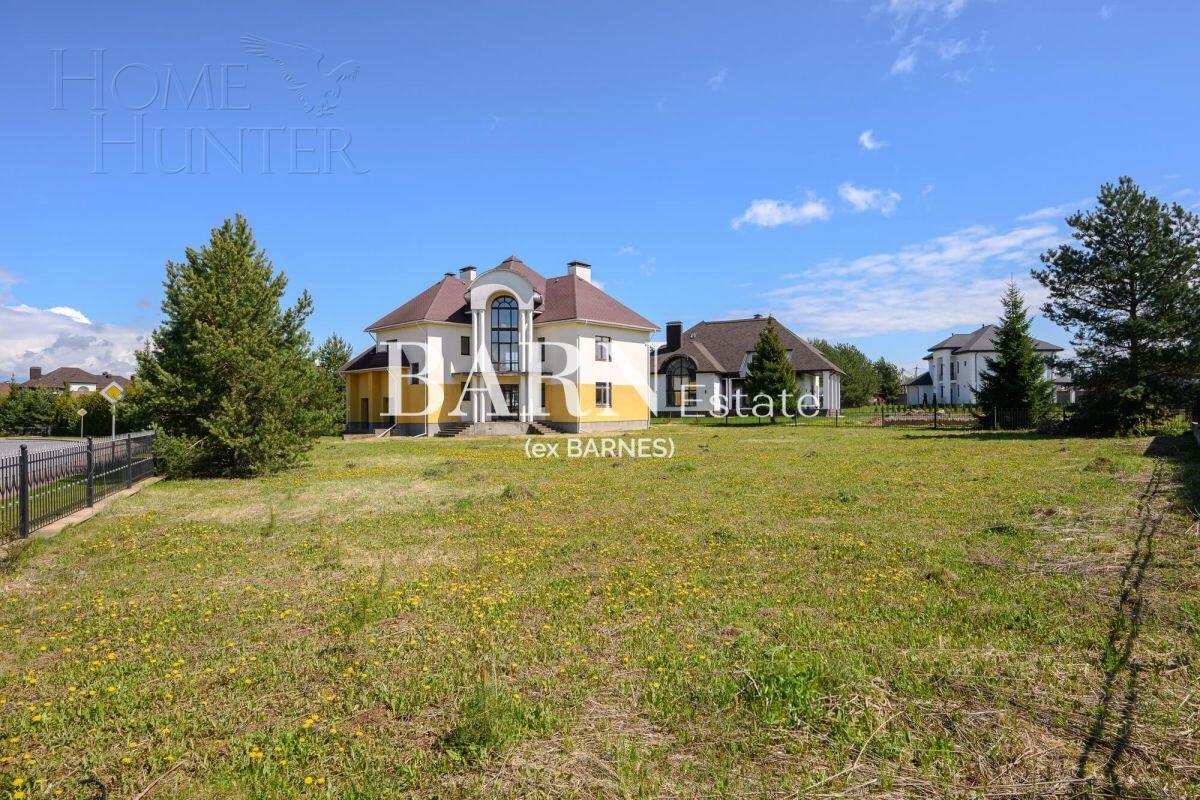 3-этажный коттедж 700 м² без отделки