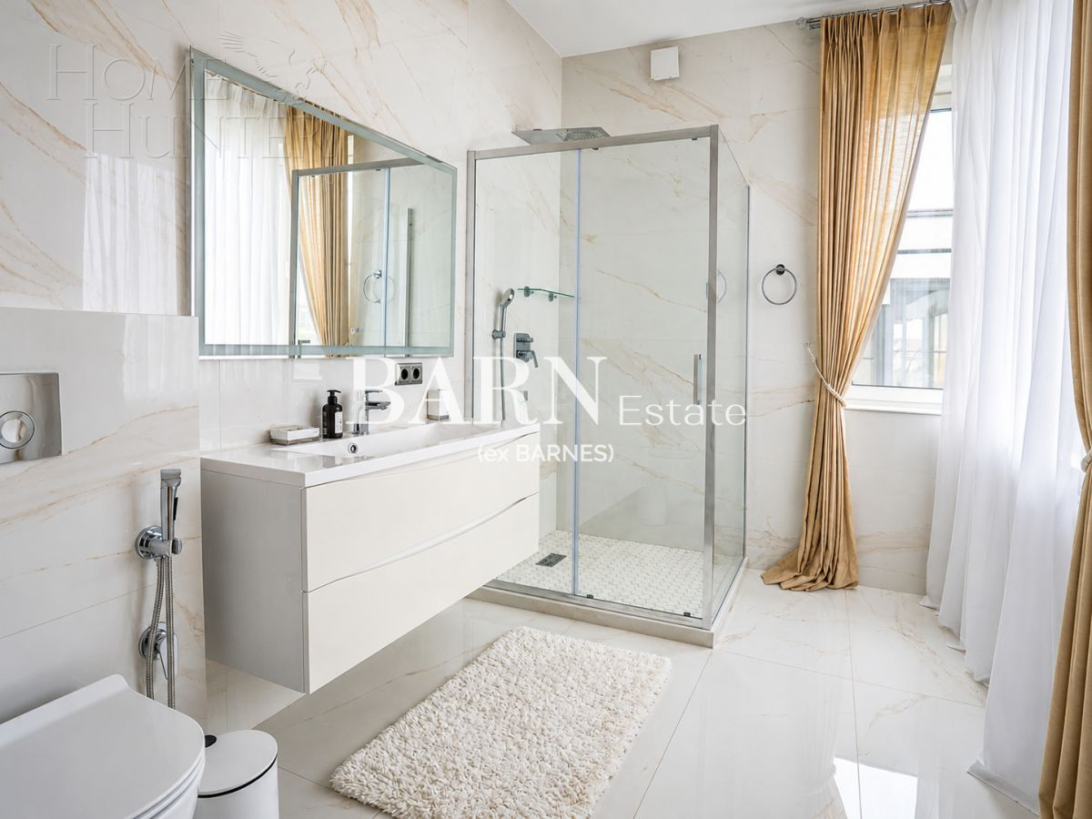 2-этажный коттедж 300 м² с отделкой