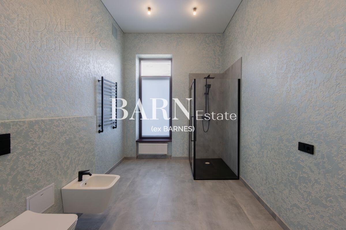 2-этажный коттедж 1 300 м² с отделкой