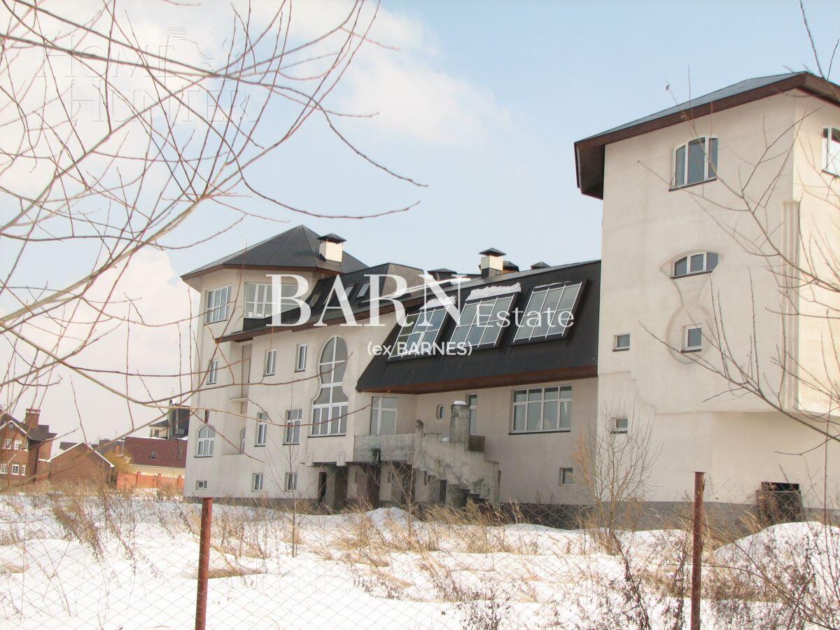 2-этажный коттедж 1 600 м² без отделки