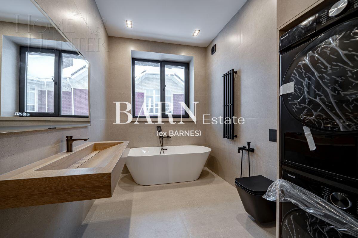 2-этажный коттедж 340 м² с отделкой