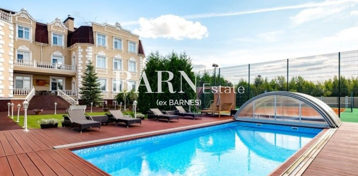 3-этажный коттедж 1 650 м² с отделкой